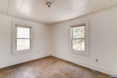 133 Grant Ave, Cresskill NJ 07626-1203 exterior