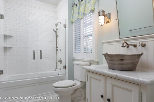 21 Vista Dr, Little Silver NJ  07739-1611 exterior