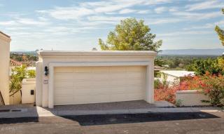 3800 Lincoln Dr, Phoenix AZ  85018-1000 exterior