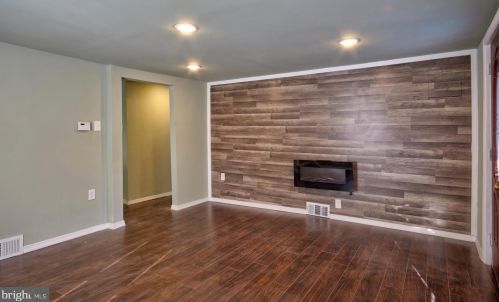 1875 Asbury Ave, West Deptford NJ  08096-4311 exterior