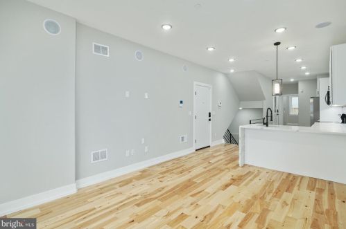 1800 5th St, Philadelphia, PA 19148-1813