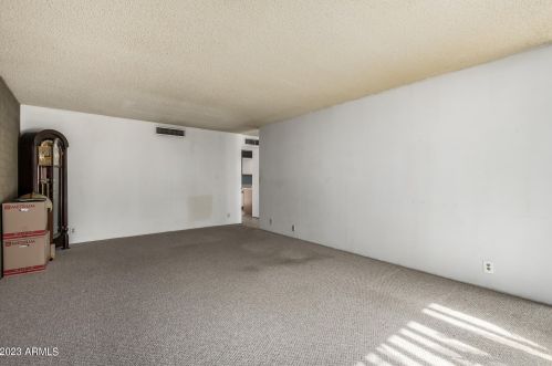 4400 15th Ave, Phoenix AZ 85015-4755 exterior