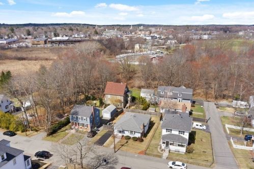 31 Jersey St, Dedham MA  02026-4942 exterior