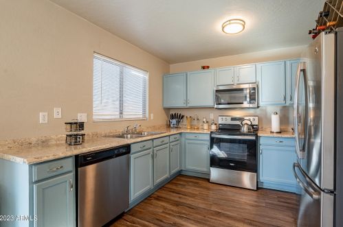 1818 63rd Dr, Phoenix AZ  85043-5748 exterior