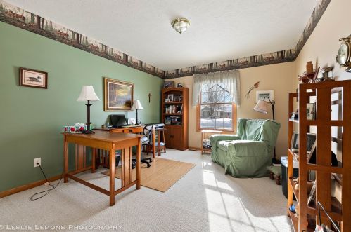 205 Maplewood Dr, Sycamore IL 60178-1154 exterior