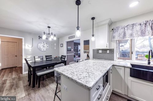 20 Beech Pl, West Deptford NJ 08096-3301 exterior