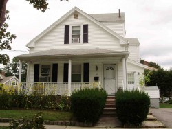 27 Pine St, Newton, MA 02465-1416