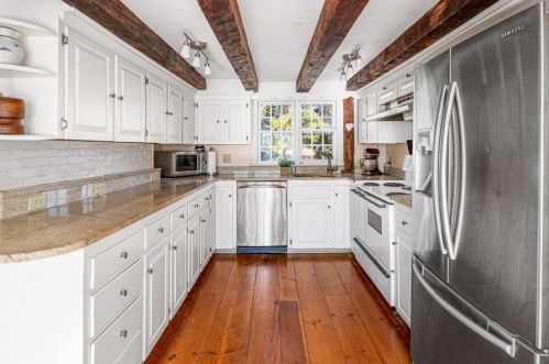 691 River St, Hingham MA 02061-2214 exterior