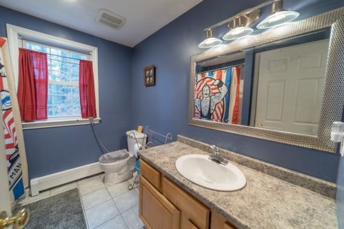 23 Swifts Bch Rd, Wareham MA 02571-1924 exterior