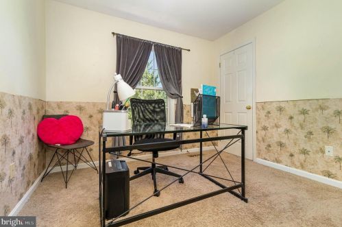 15 Sussex Dr, Carlisle PA 17013-4804 exterior