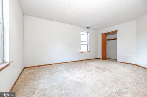 1352 Burkett Ave, West Deptford NJ 08093-1915 exterior