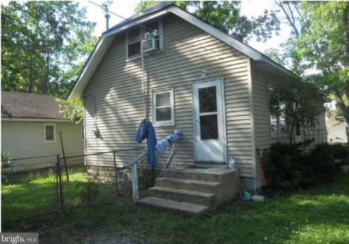 57 1st Ave, West Deptford, NJ 08051-1629