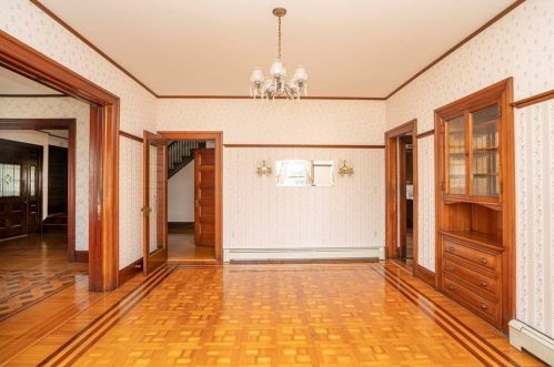 193 Broadway, Taunton MA 02780-1811 exterior