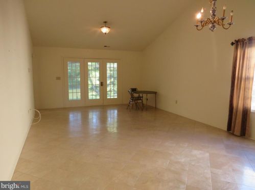 53 Lake View Ter, Columbus NJ  08022-1033 exterior