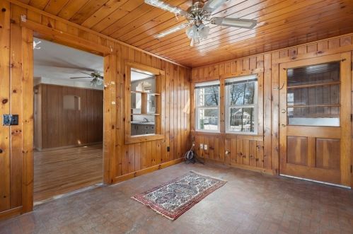 83 Litchfield Ave, Dracut MA 01826-2565 exterior