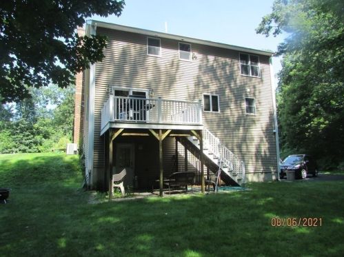 1060 Rocky Woods St, Taunton MA  02780-8200 exterior