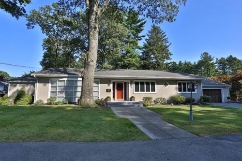 11 Doncaster Rd, Lynnfield MA  01940-2204 exterior