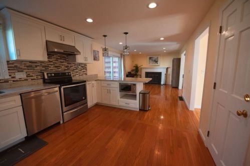 187 Woodland Rd, Southborough MA 01772-2039 exterior