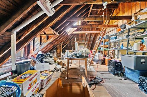 2 Town Hill St, Quincy MA 02169-6417 exterior