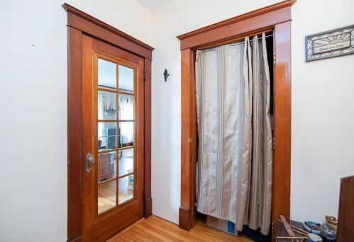 19 Almont Ave, Worcester MA 01604-3002 exterior