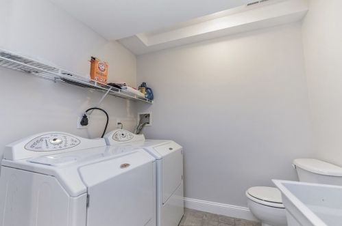 40 Howland St, Needham MA 02492-2901 exterior