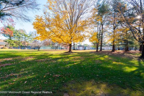 37 Boxwood Ter, Tinton Falls NJ 07701-6704 exterior