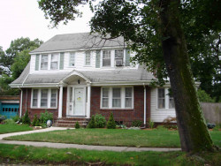 5 Angier Cir, Newton, MA 02466-2901