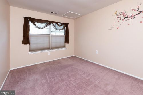 96 Lakebridge Dr, West Deptford NJ 08096-6717 exterior