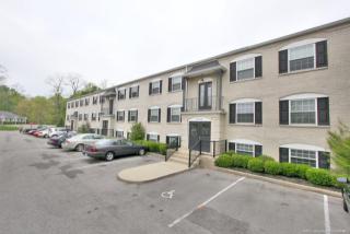 114 Middletown Sq, Louisville KY  40243-1457 exterior