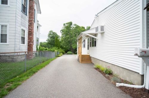 421 Britannia St, Taunton MA 02780-1853 exterior