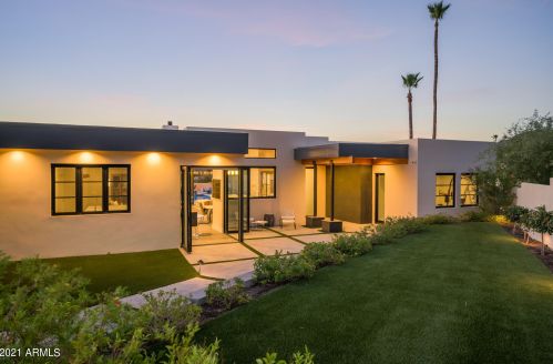 5833 46th Pl, Phoenix AZ  85018-1235 exterior