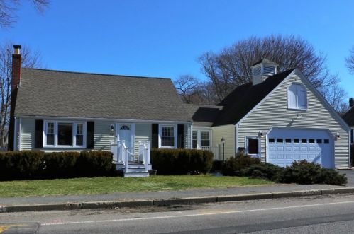 372 St, Weymouth MA 02191-1330 exterior