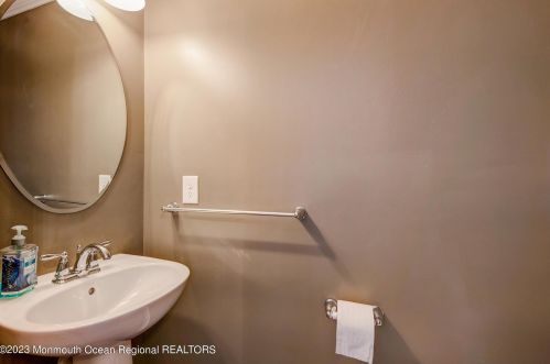 141 Kyle Dr, Tinton Falls NJ 07712-7536 exterior