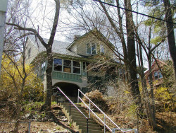 244 Austin St, Newton, MA 02465-2501