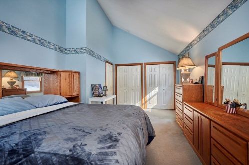 1685 Mountain Rd, Montgomery MA 01085-1480 exterior