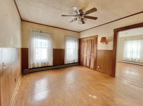 646 Pequoig Ave, Royalston MA 01331-1502 exterior