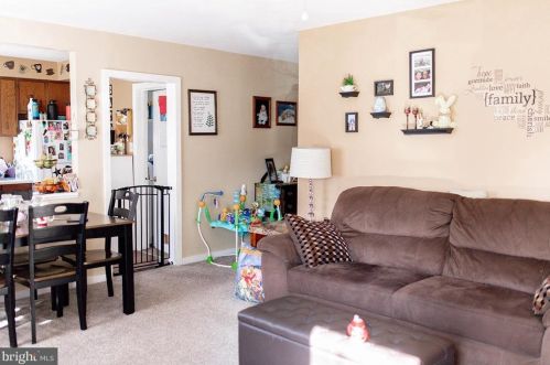 48 Arline Ave, West Deptford NJ 08096-1912 exterior