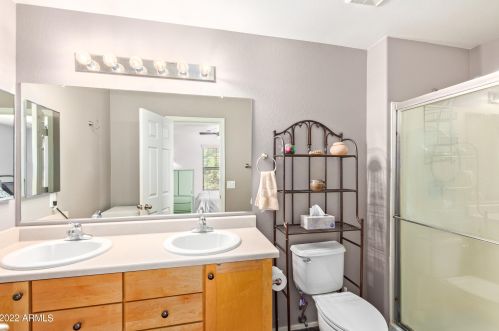 2852 Dunbar Dr, Phoenix AZ  85042-6074 exterior