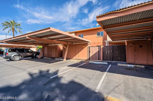 2854 Clarendon Ave, Phoenix AZ 85018-5552 exterior