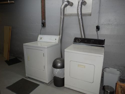 104 Side Pkwy, Newton MA 02458-1816 exterior