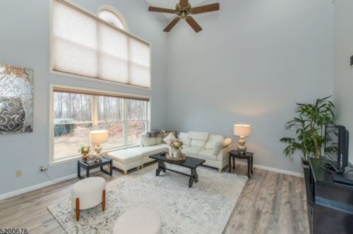 8 Jenny Ln, Wantage NJ  07461-4550 exterior