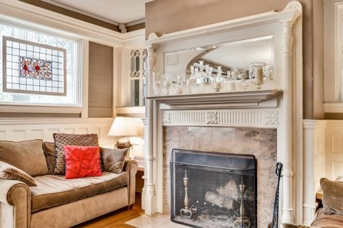 25 Hunnewell Ave, Newton MA 02458-2216 exterior