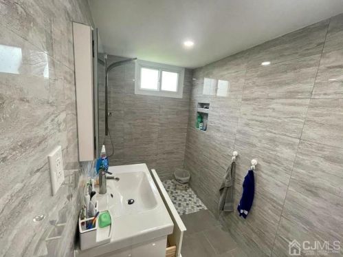 78 Hagaman St, Carteret NJ  07008-1946 exterior