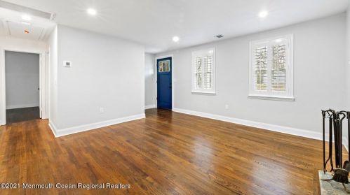 495 Branch Ave, Little Silver NJ  07739-1112 exterior