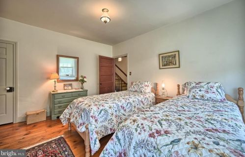 385 Springview Rd, Carlisle PA 17015-7411 exterior