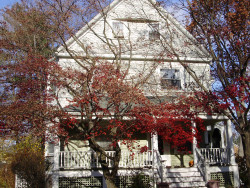 31 Clyde St, Newton, MA 02460-2208