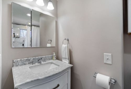 79 Border St, Dedham MA 02026-3601 exterior