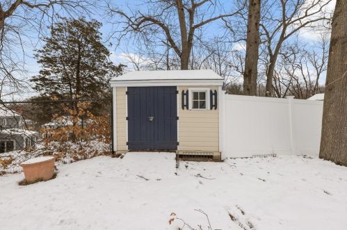 100 Manatee Rd, Hingham MA 02043-3064 exterior