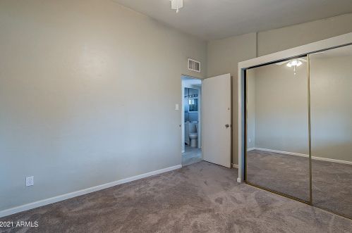 1817 38 Dr, Phoenix AZ 85053-5407 exterior