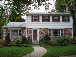 40 Larchmont Ave, Newton, MA 02468-2031